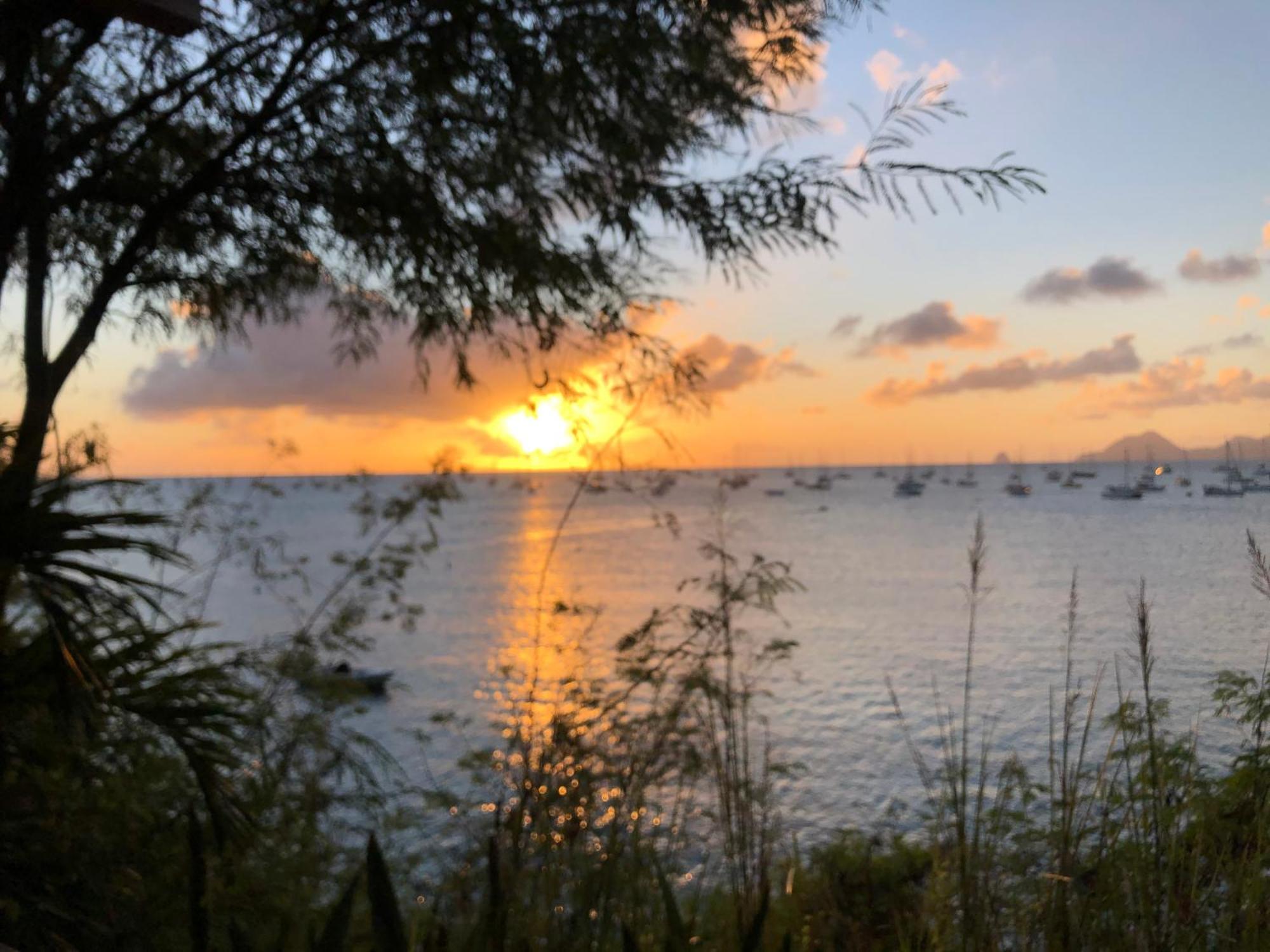 Beau T4 Refait A Neuf Proche Plage Sainte-Anne Exteriör bild